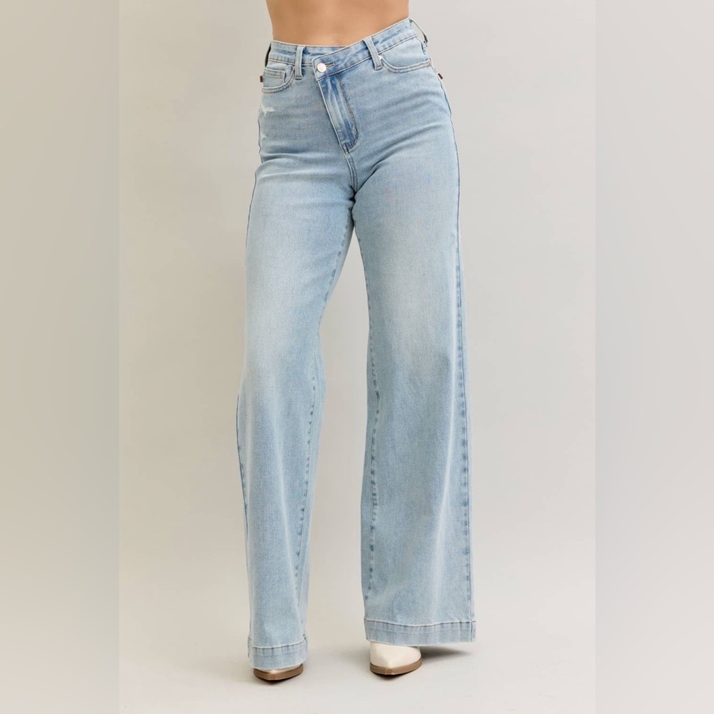 Judy Blue High Waist Retro Wide Criss-Cross Waistband Mild Destroy Jeans - Picture 4 of 11